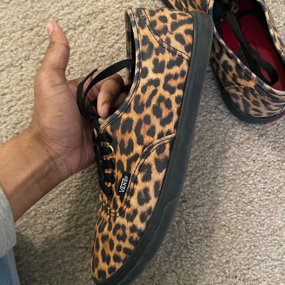 Leopard vans - Picture 3 of 7
